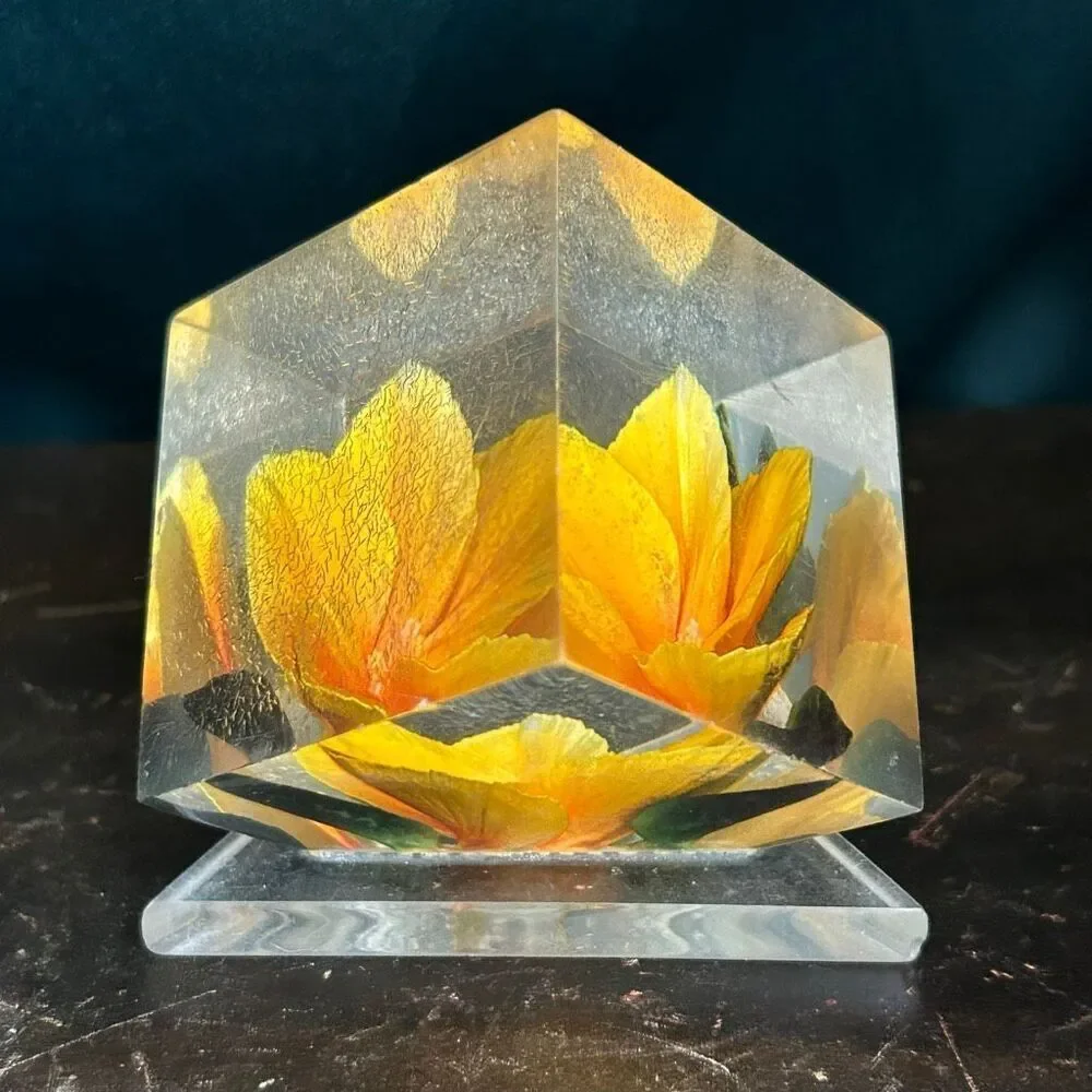 Vintage Russ Berrie Acrylic Yellow Flower Footed Cube Paperweight Imperfect